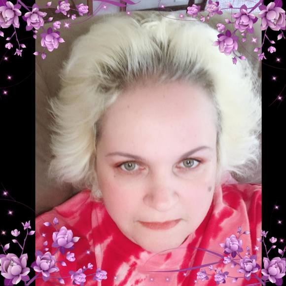 Meet your Posher, Sandra - Picture 1 of 1